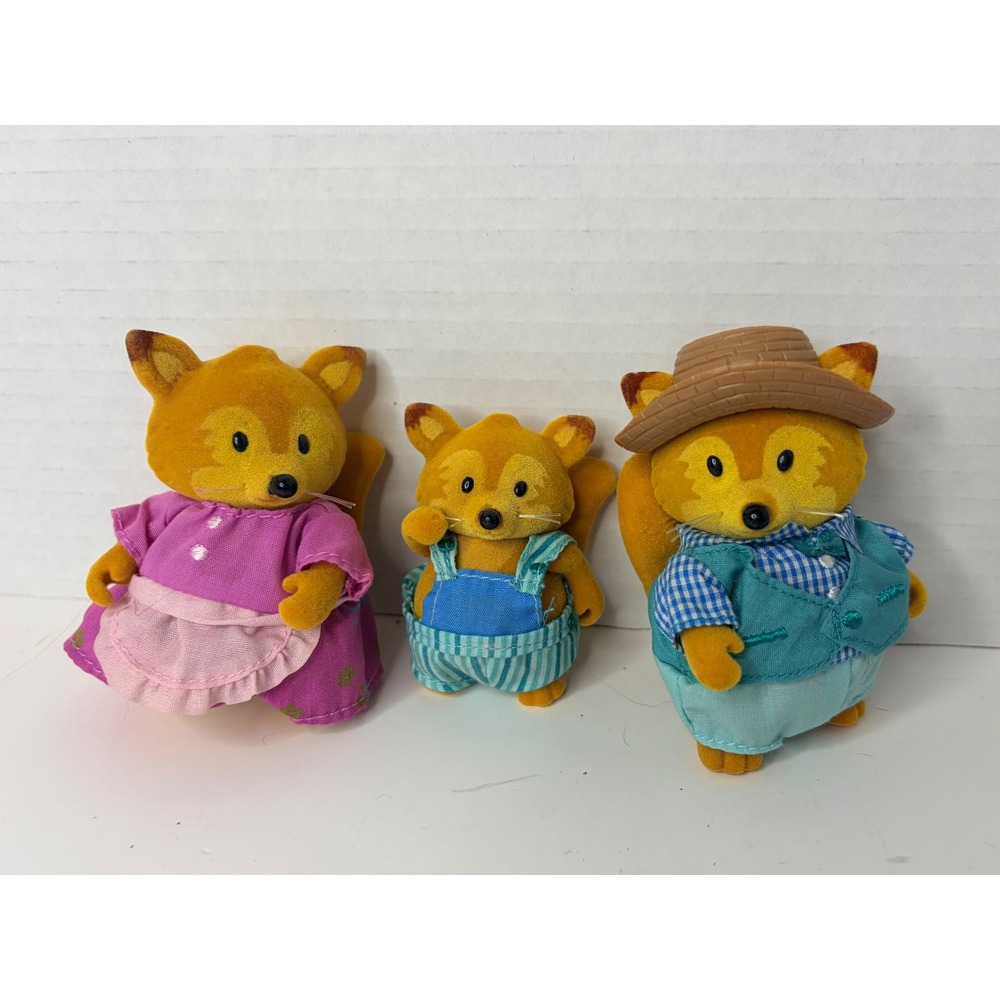 Lil Woodzeez Tippytail Fox Family Calico Critters Mom Dad Kid Fuzzy Outfits